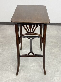 Príručný stolík thonet s vejarovým dekorom - 5