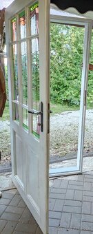 Dvere s vitrážou a zárubňou - 5