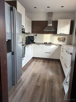 Predám 3 izbový byt Edelenyska ulica Rožňava - 5