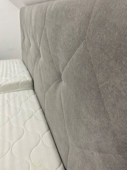 Čalúnená manželská posteľ - 5