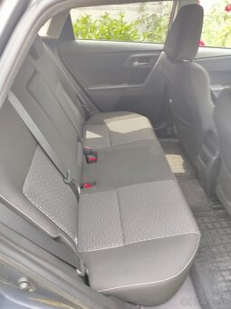 Predam Toyotu Auris - 5