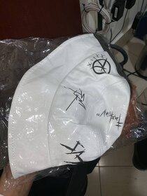 Predám - dizajnovú čiapku (nové) - 5