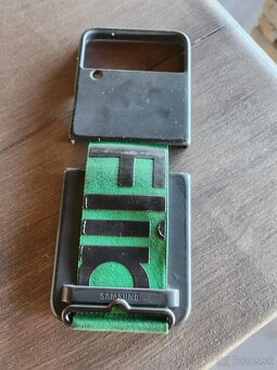Samsung galaxy zflip4 (na súčiastky) - 5