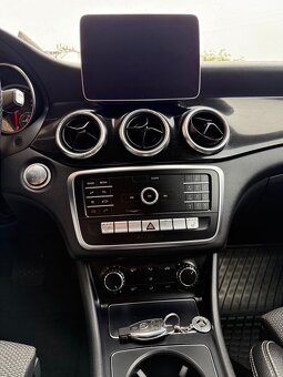 Mercedes CLA - 5