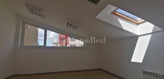 Prenájom: komerčný priestor 28 m2, v centre B. Bystrice, Nám - 5