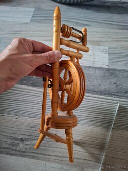 Drevená dekorácia Kolovrátok - 5