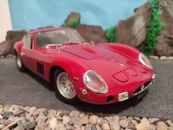 Prodám model 1:12 Ferrari 250GTO 1962 - 5