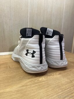 Under Armour JET MID 42,5 - 5