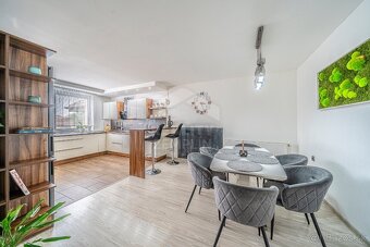 6i chyžka, dvojgaráž, bazén, Hrádok - 5