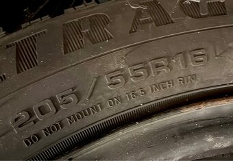 4 zimné pneu GOODYEAR obuté na oceľových diskoch - 5