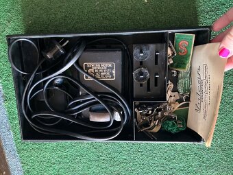 Singer Featherweight 221 - 5