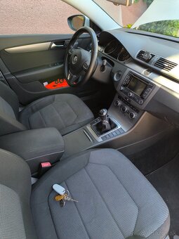 VW Passat B7 2.0 TDi 103 kw rv.2.2014 kup.na slovensku - 5