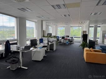 Prenájom samostatného kancelárskeho traktu 230m² v časti Bra - 5
