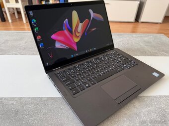 Dotykový Dell Latitude 5300 2v1 – i5/16GB/256SSD - 5