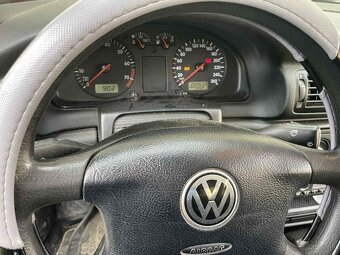 osobné motorové vozidlo - Wolkswagen Passat - 5