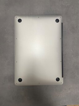 MacBook Air 13” (2017) – TOP stav – 250 € - 5