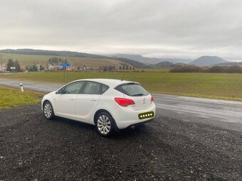 Opel Astra 1,4 Turbo 103 kW - 5