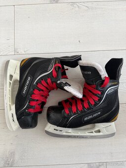 BAUER SUPREME KORCULE VEĽKOSŤ 33,5 - 5