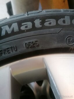 Predám letné pneu 245/45r18 - 5