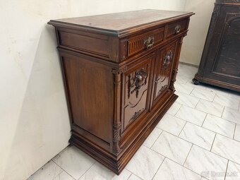 Starožitná masivní skříň - 5