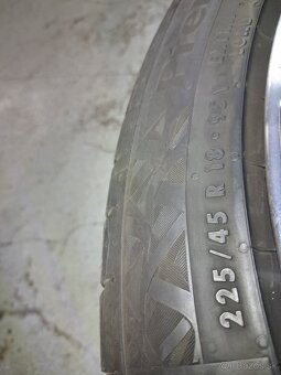 Predam Original elektrony Volkswagen 5X112 R18 a letne pneu - 5
