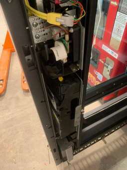 Predám predajný automat Vendo - 5