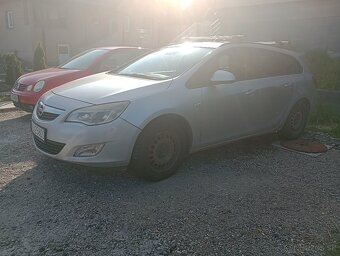 Opel Astra j 2011 - 5