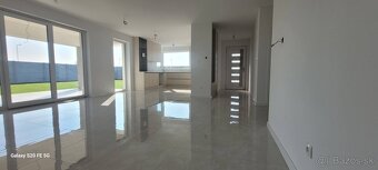 4 izbový rodinný dom 143 m2 pozemok 633 m2 Dunajská Streda - - 5