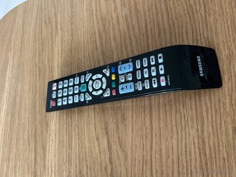 Predam full hd 46” LED tv Samsung UE46B8000 - 5