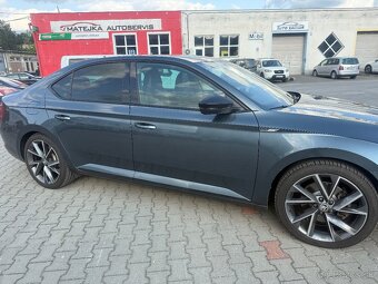 Superb III Sport - 5
