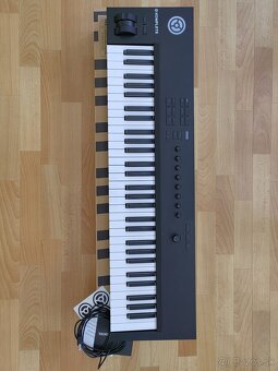 Predám MIDI klavesy Komplete A61 - 5