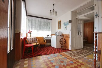 ZNÍŽENÁ CENA: Rodinný dom s veľkým pozemkom v obci Staré - 5