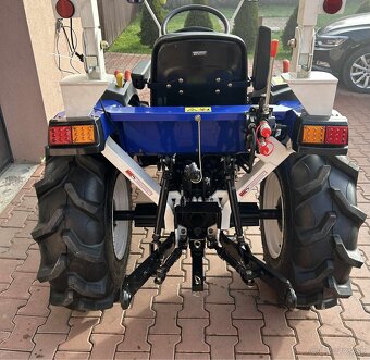 Predám malotraktor Tauros 4x4 40HP 4 valec motor - 5