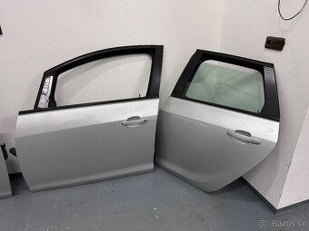 Opel Astra J kombi boční dveře - 5