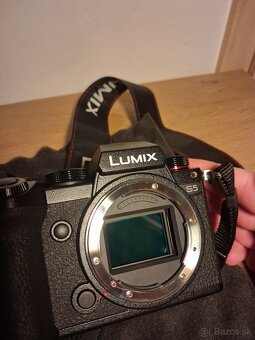 Panasonic LUMIX DC- S5 Full-Frame - 5