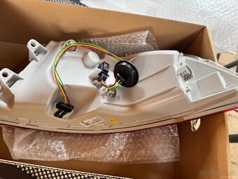 Zadné vonkajšie ľavé svetlo SUPERB II 14-15 3T5945095A led - 5