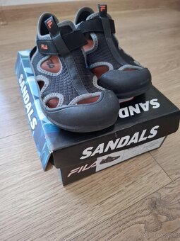 botasky SKECHERS , sandálky FILA - 5