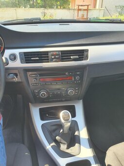 BMW E91 318d Touring, r.v. 2012 - 5