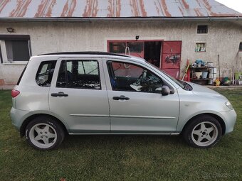 Mazda 2 - 5