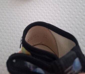 Inovatívne papučky RAK s uzavretou špicou veľkosť 22 - vesmí - 5