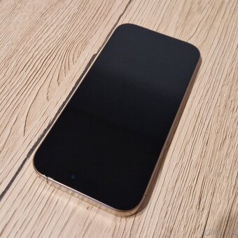 Apple iphone 16 pro 128gb púštny titan - 5