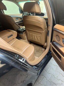 BMW 750i - 5