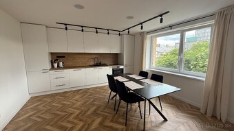 3 izbový byt v centre s parkovaním - 5