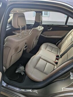 Mercedes Benz triedy E 212 350 CDI - 5
