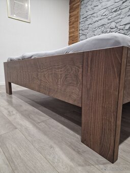 Masivna manželská postel - 5