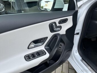 Mercedes-Benz A 180 sedan - 5