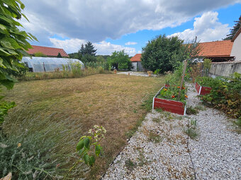 Moderný rodinný dom s pozemkom 834 m2, bazán, terasa.. - 5