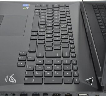 Predám notebook Asus G750JW - 5
