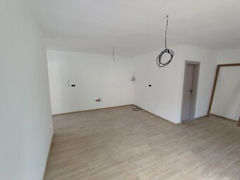 Štvorizbový byt so záhradou na predaj v obci Spišské Bystré - 5