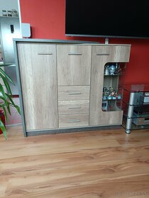 Predám konferenčný stolík, komodu a audio stolík, samostatne - 5